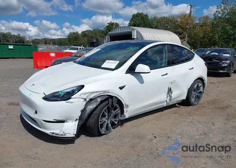 2024 Tesla Model Y Long Range Dual Motor All-Wheel Drive from USA, damaged, VIN 7SAYGAEE2RF118125